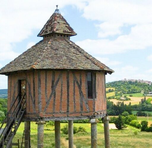 Le pigeonnier du Domaine Équestre de Lauzerte
