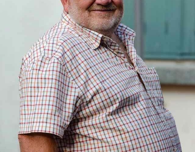 Joël Vigouroux propose les vins du Chateau d'Aix, vignoble en agriculture biologique à Saux (46).