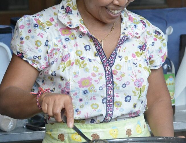 Darmi de Samossa Konexion est installée à Tréjouls (82) et propose des plats cuisinés indonésiens.