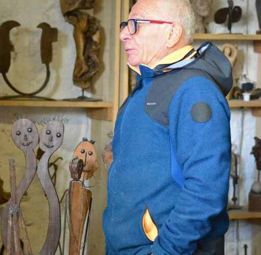 Jean-Claude Giordana travaille le bois et le métal dans la rue des tanneurs