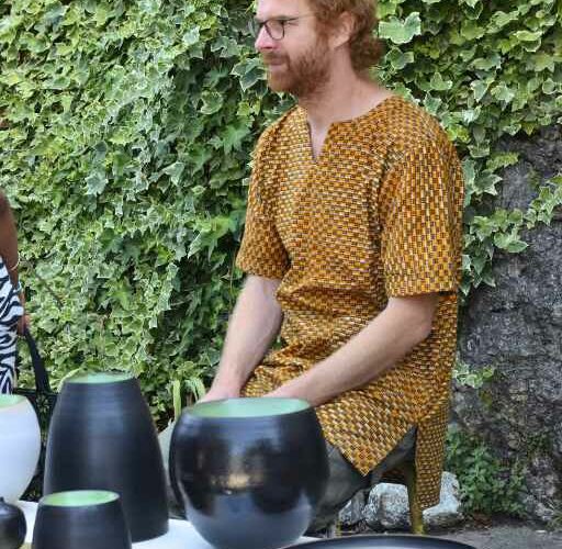 Robin Le Houerou est designer céramiste