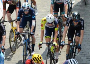 Cyclistes du Tour de France à Lauzerte