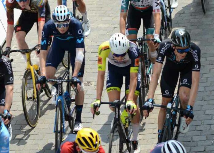 Cyclistes du Tour de France à Lauzerte