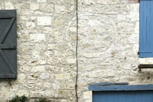 Lauzerte - Chapelle des Pénitents bleus détail de la façade - Photo S.Clerbois